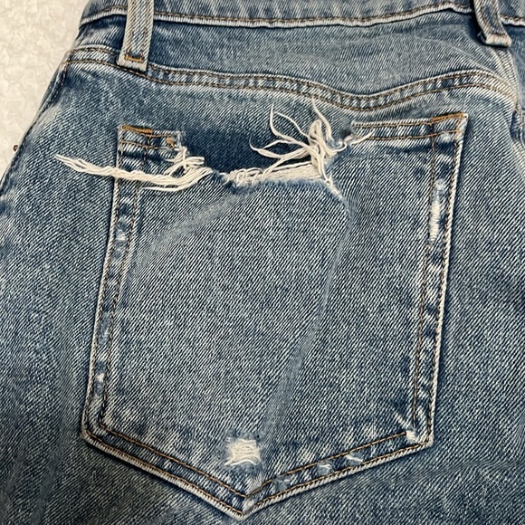 Abercrombie High Rise Mom Jeans - Picture 7 of 9